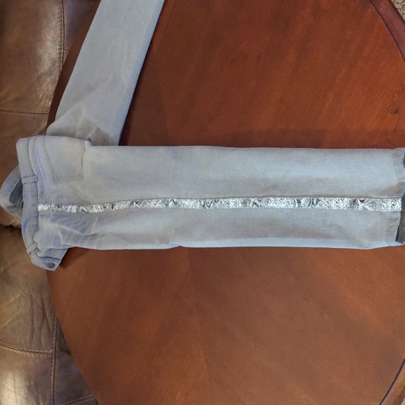 New York and Company Jeans - Picture 5 of 6